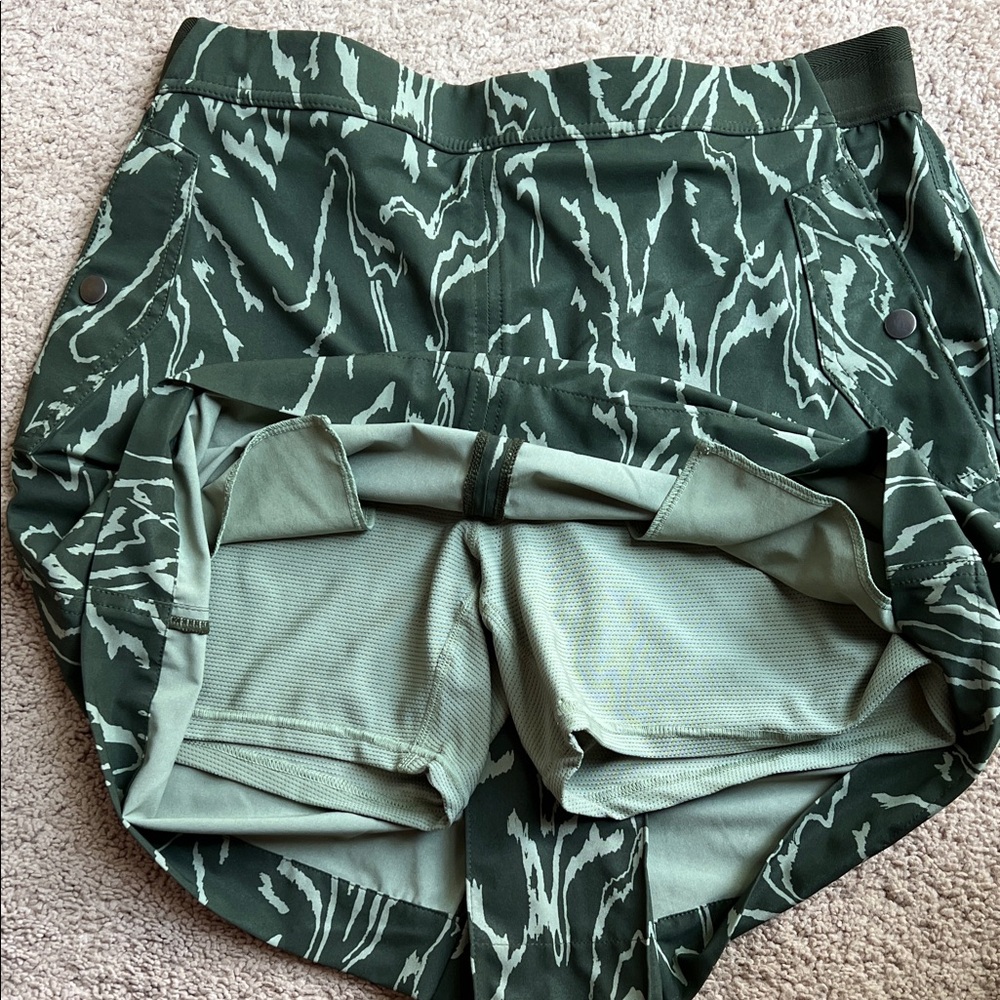 Athleta Green Patterned Skort - image 3
